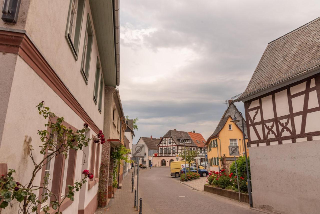 Designer Unterkunft In 15. Jahrhundert Altbau 75 M² Fuer Max. 4 Personen Eltville am Rhein Exterior foto